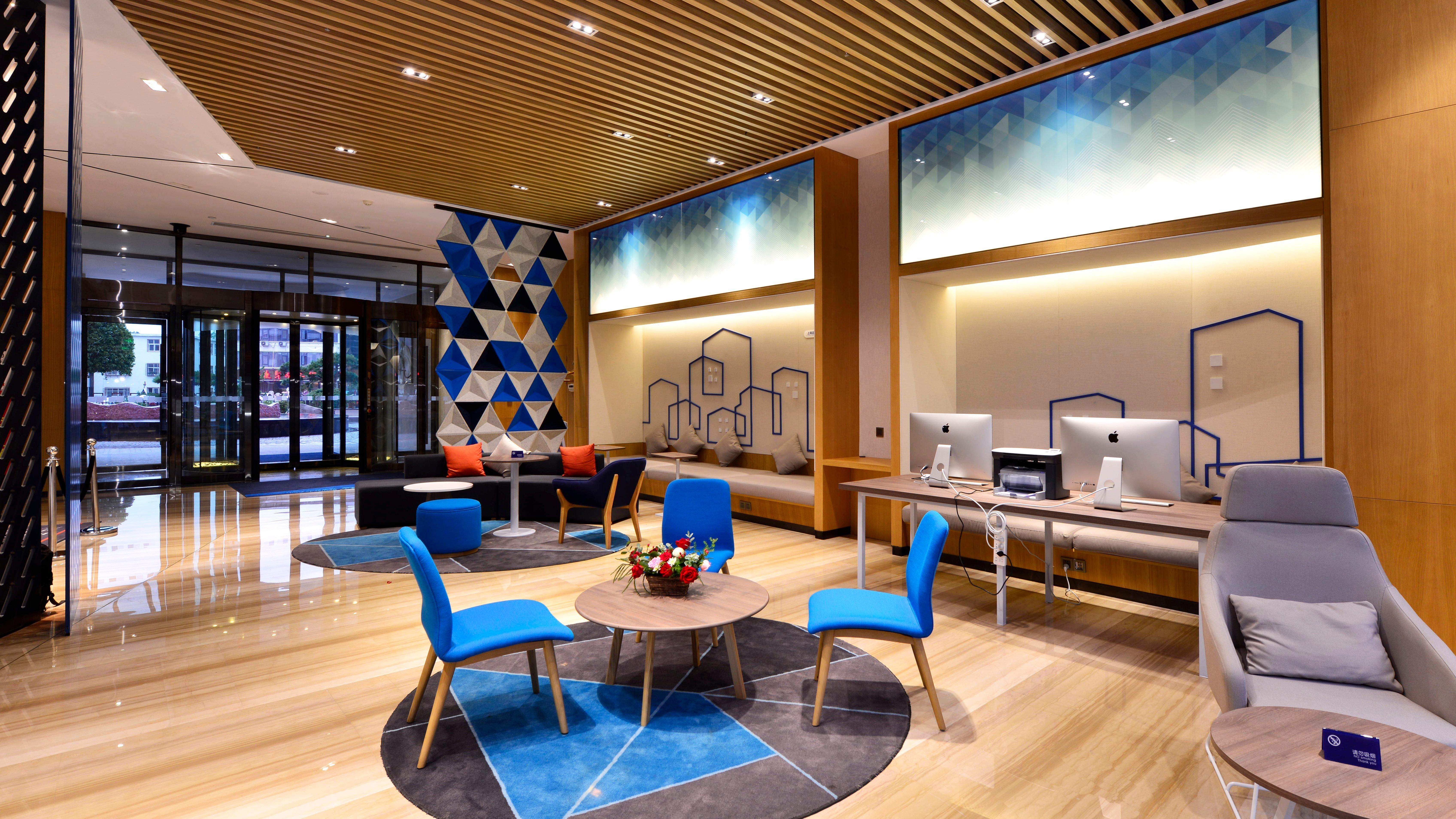 Holiday Inn Express Luanchuan By Ihg Ngoại thất bức ảnh