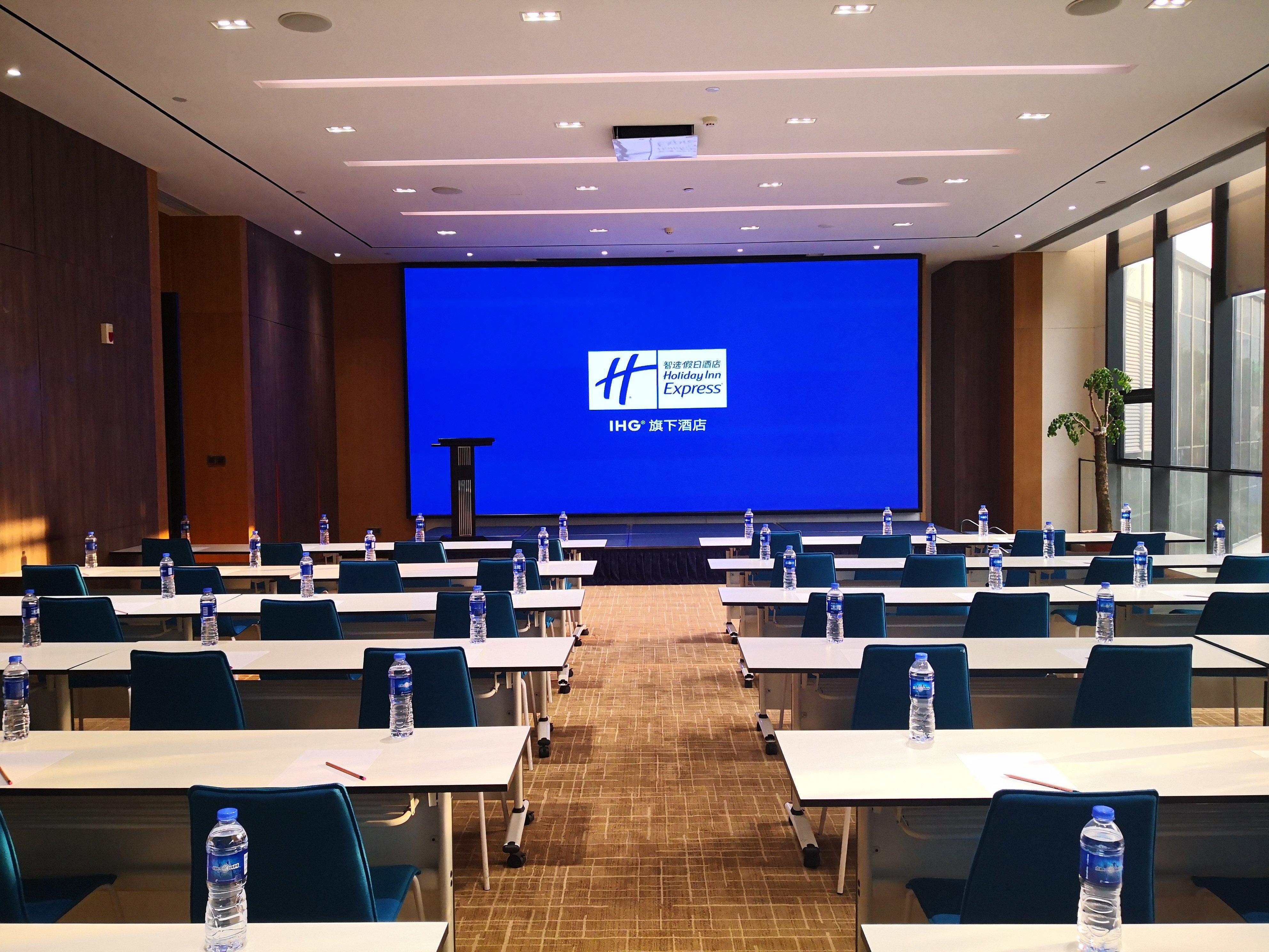 Holiday Inn Express Luanchuan By Ihg Ngoại thất bức ảnh