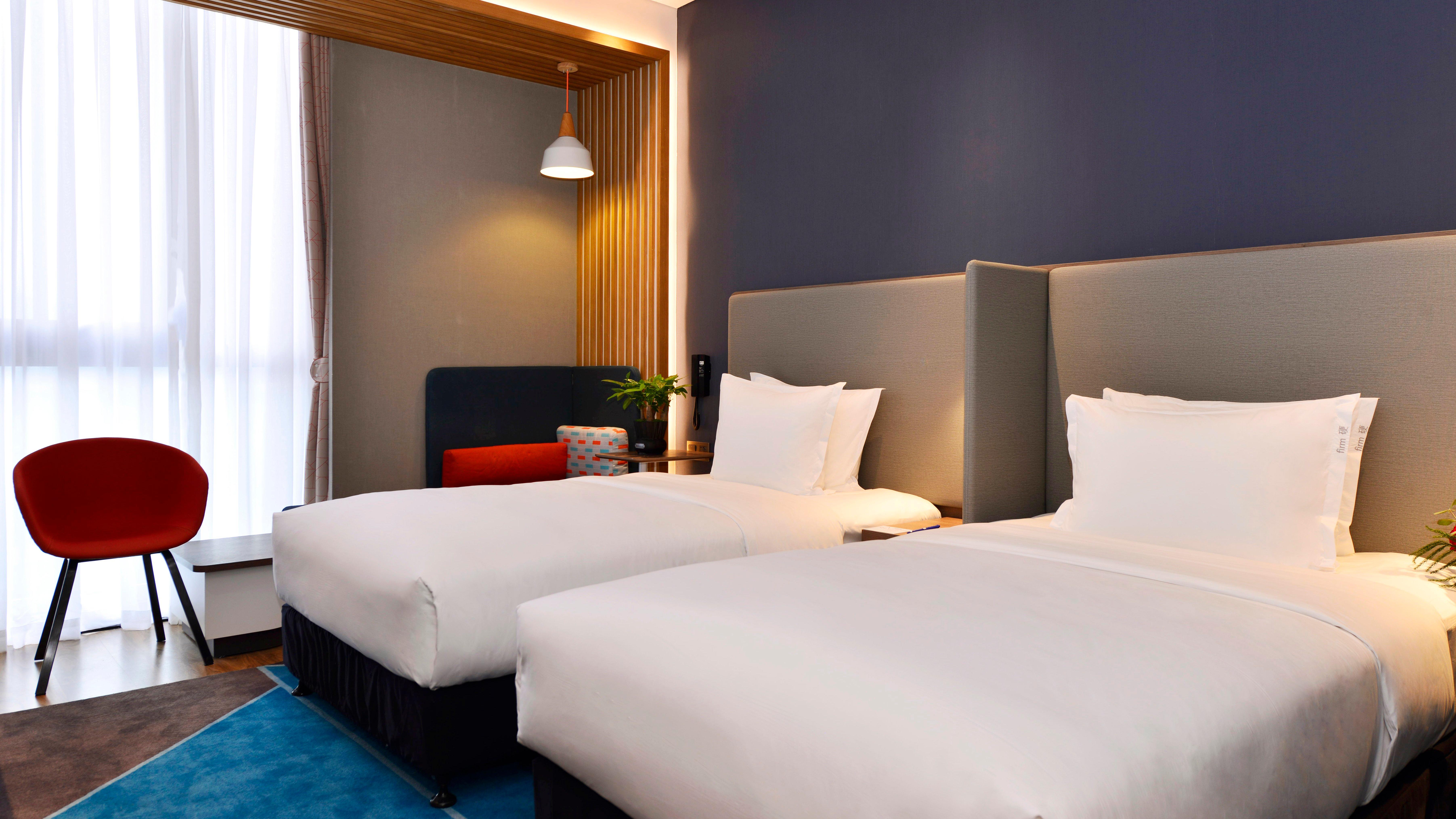 Holiday Inn Express Luanchuan By Ihg Ngoại thất bức ảnh
